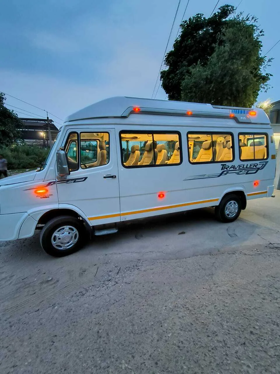 aditya tourist taxi services vasant vihar delhi car rental for agra gp417qe863
